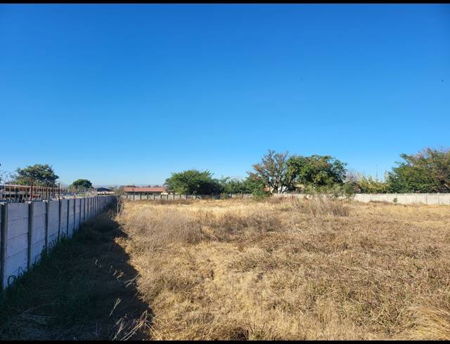 1,427M² VACANT LAND FOR SALE IN OOS EINDE